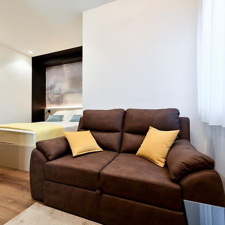 Crowonder Apartments & Rooms Oaza With Heated Swimming Pool And Sauna Turanj Buitenkant foto