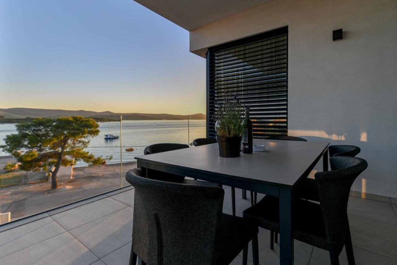 Crowonder Apartments & Rooms Oaza With Heated Swimming Pool And Sauna Turanj Buitenkant foto