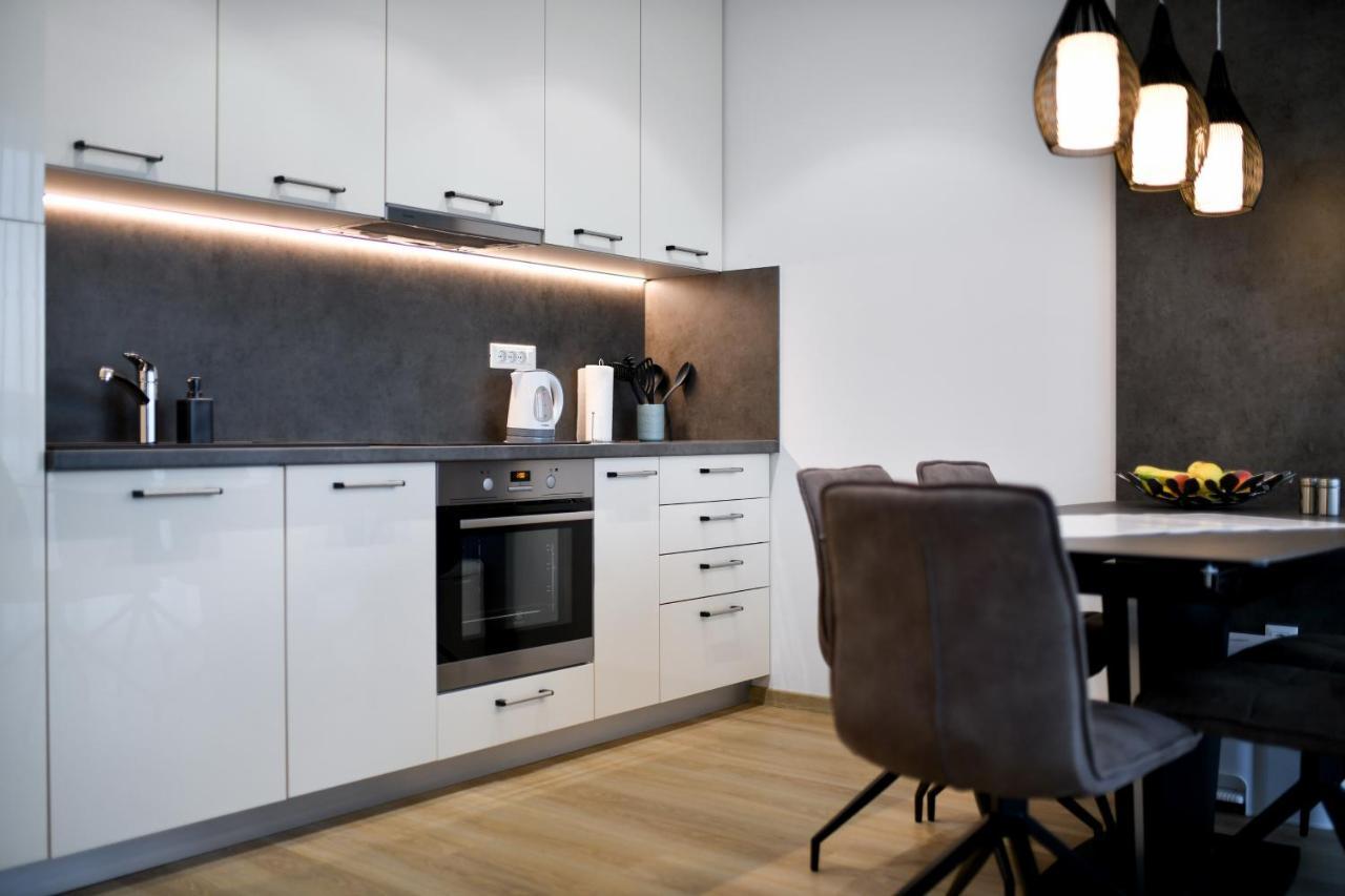 Crowonder Apartments & Rooms Oaza With Heated Swimming Pool And Sauna Turanj Buitenkant foto