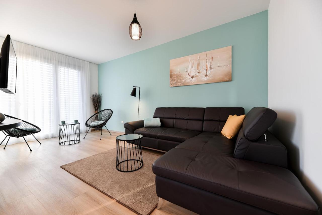 Crowonder Apartments & Rooms Oaza With Heated Swimming Pool And Sauna Turanj Buitenkant foto