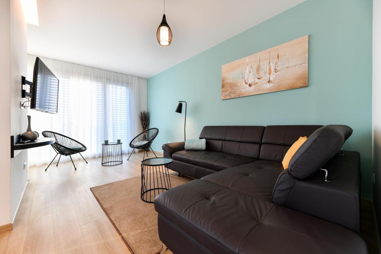 Crowonder Apartments & Rooms Oaza With Heated Swimming Pool And Sauna Turanj Buitenkant foto