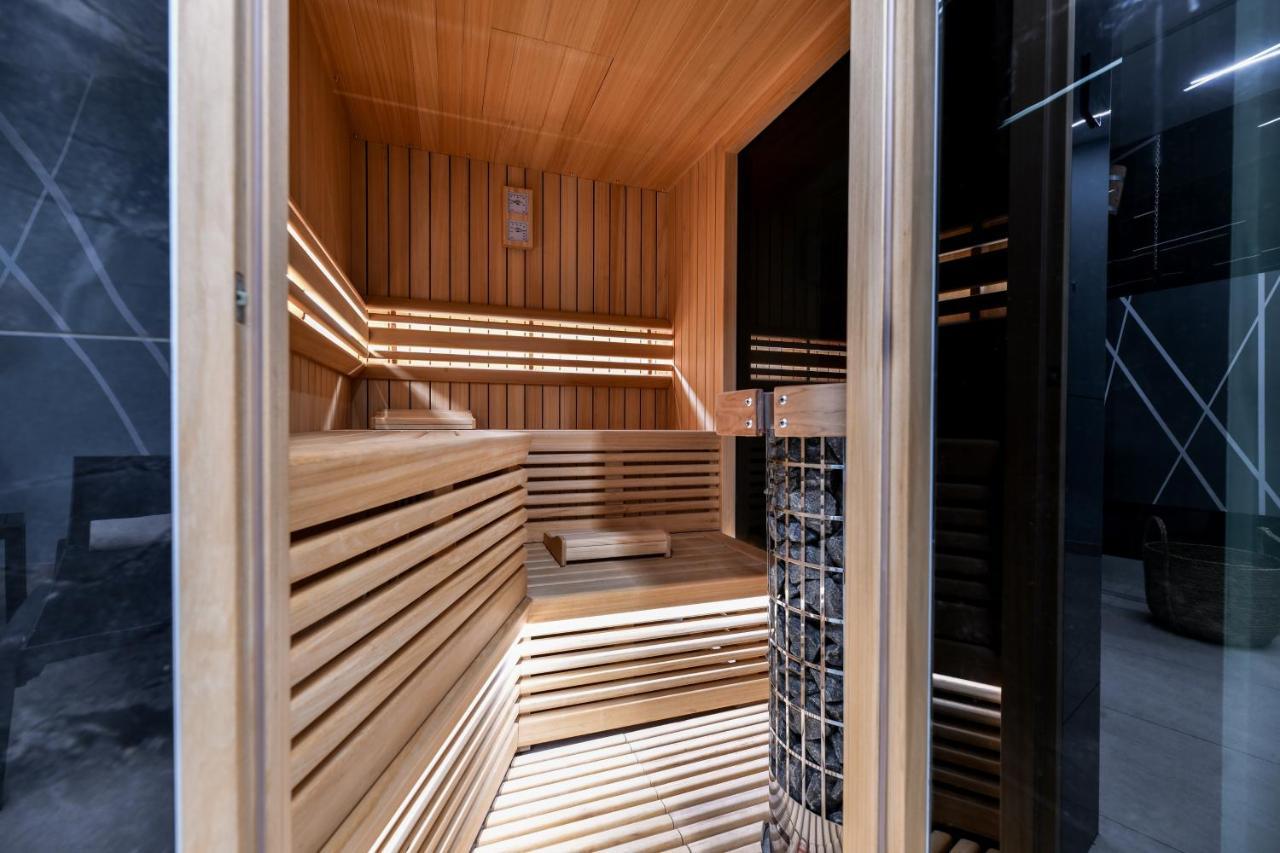Crowonder Apartments & Rooms Oaza With Heated Swimming Pool And Sauna Turanj Buitenkant foto