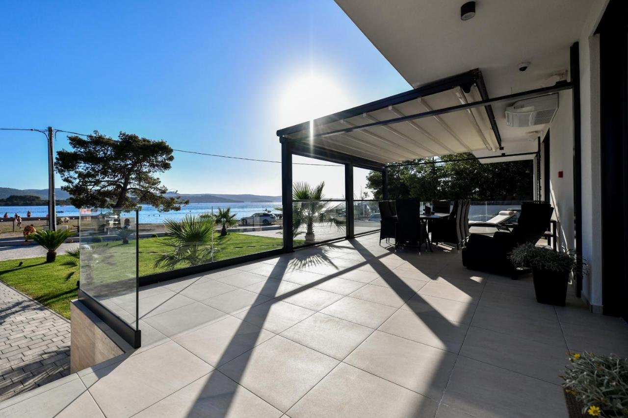 Crowonder Apartments & Rooms Oaza With Heated Swimming Pool And Sauna Turanj Buitenkant foto