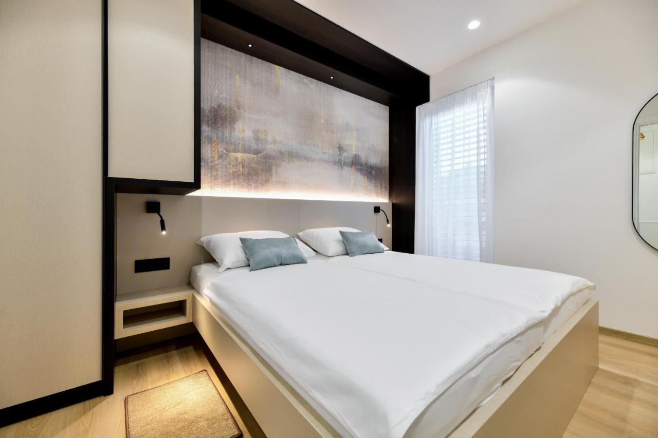 Crowonder Apartments & Rooms Oaza With Heated Swimming Pool And Sauna Turanj Buitenkant foto