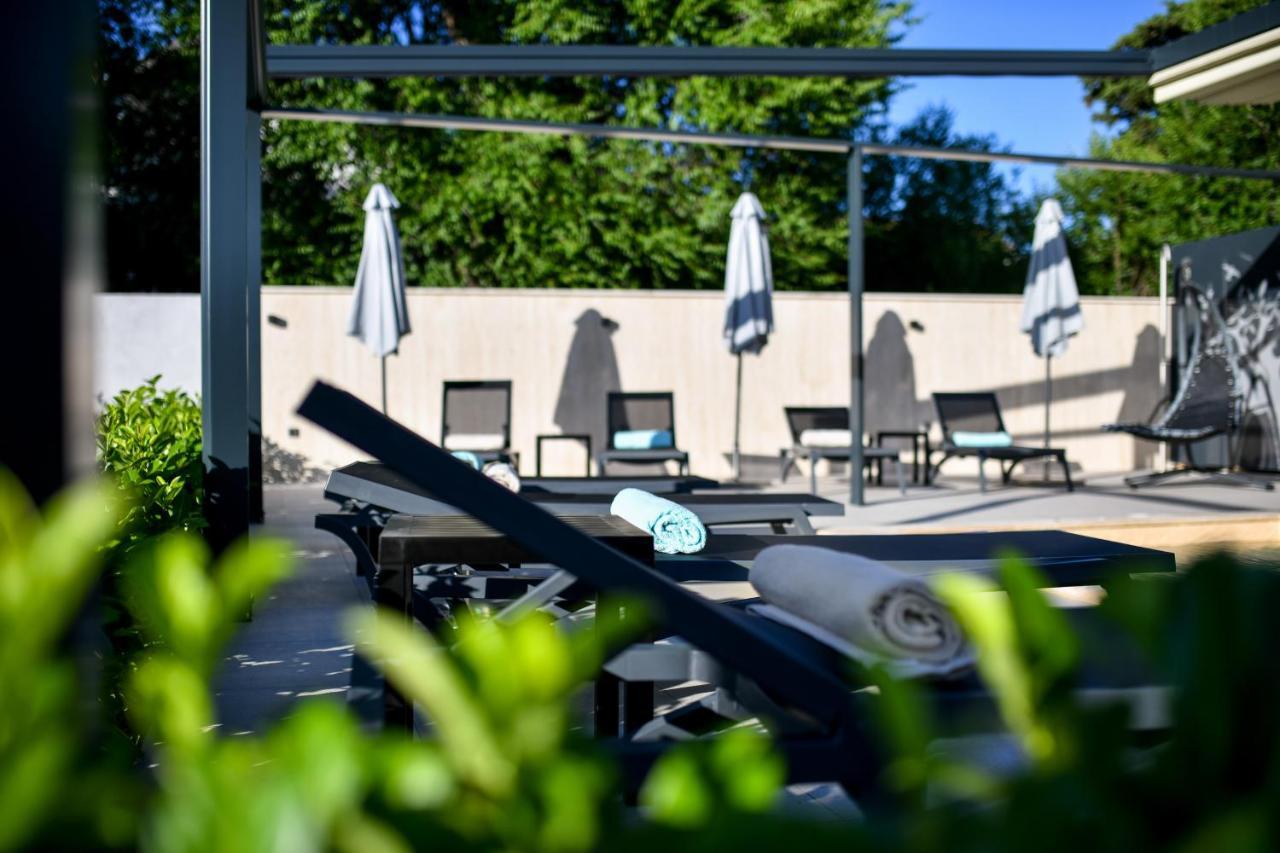 Crowonder Apartments & Rooms Oaza With Heated Swimming Pool And Sauna Turanj Buitenkant foto