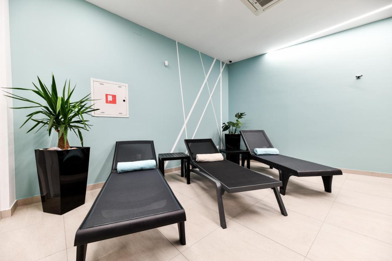 Crowonder Apartments & Rooms Oaza With Heated Swimming Pool And Sauna Turanj Buitenkant foto