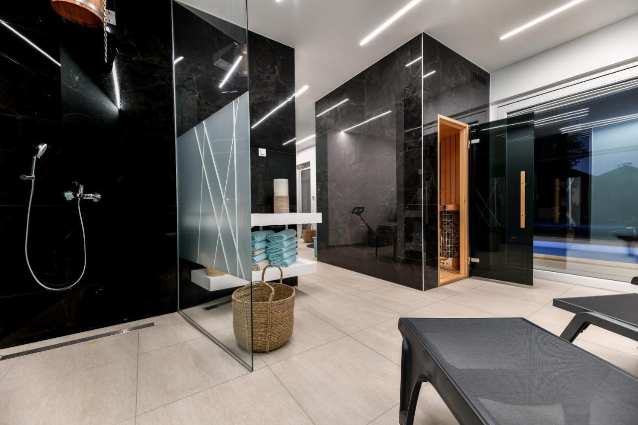 Crowonder Apartments & Rooms Oaza With Heated Swimming Pool And Sauna Turanj Buitenkant foto