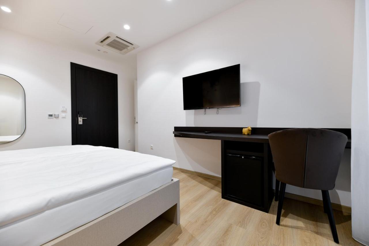 Crowonder Apartments & Rooms Oaza With Heated Swimming Pool And Sauna Turanj Buitenkant foto