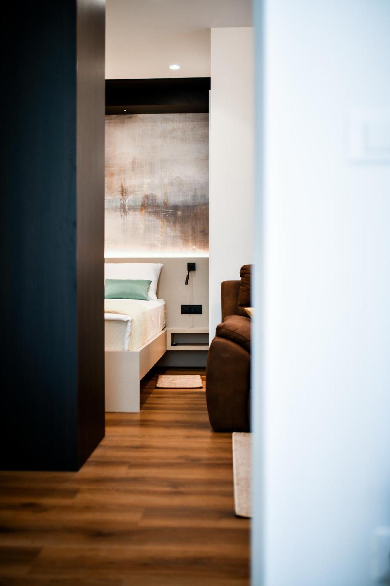 Crowonder Apartments & Rooms Oaza With Heated Swimming Pool And Sauna Turanj Buitenkant foto