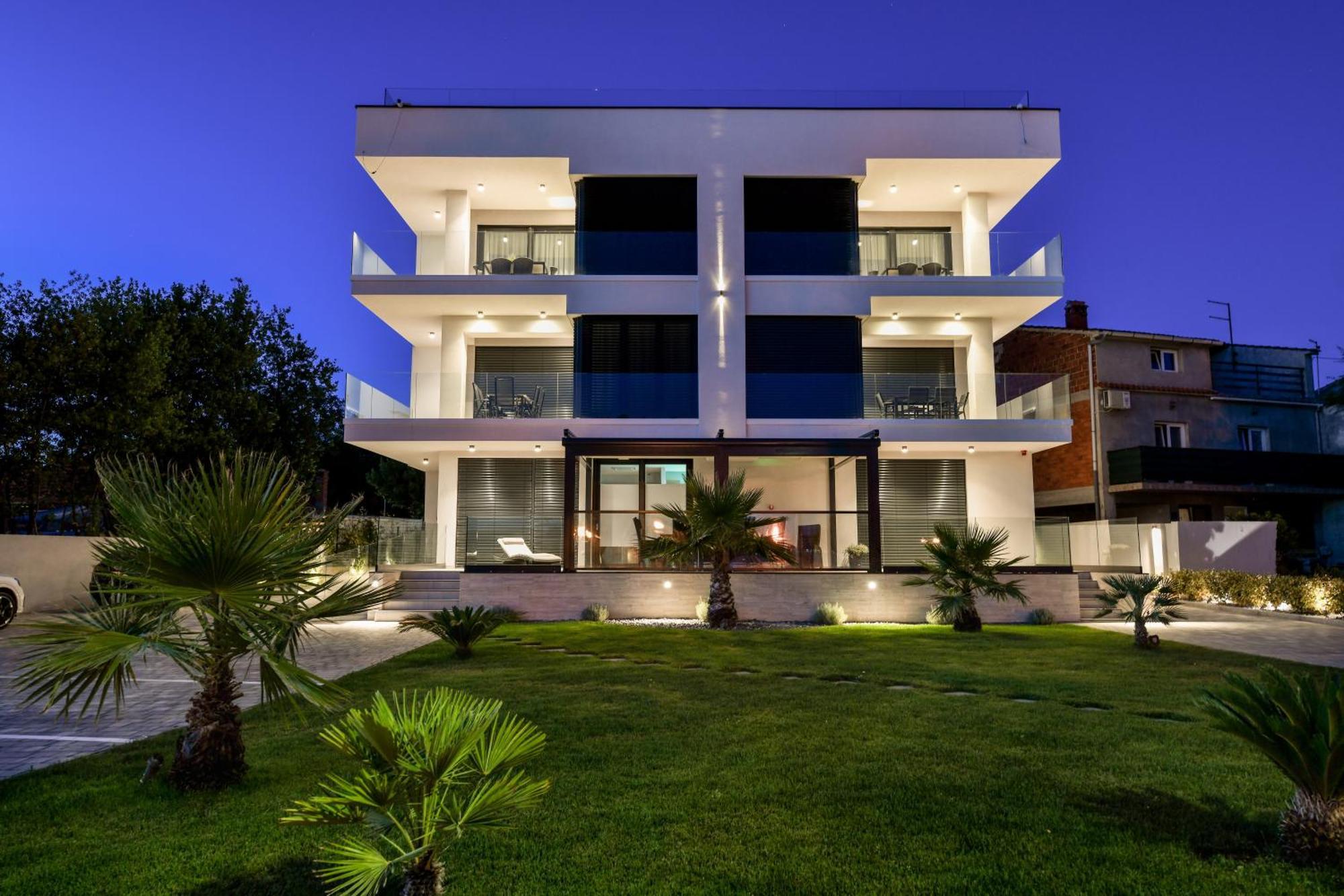 Crowonder Apartments & Rooms Oaza With Heated Swimming Pool And Sauna Turanj Buitenkant foto
