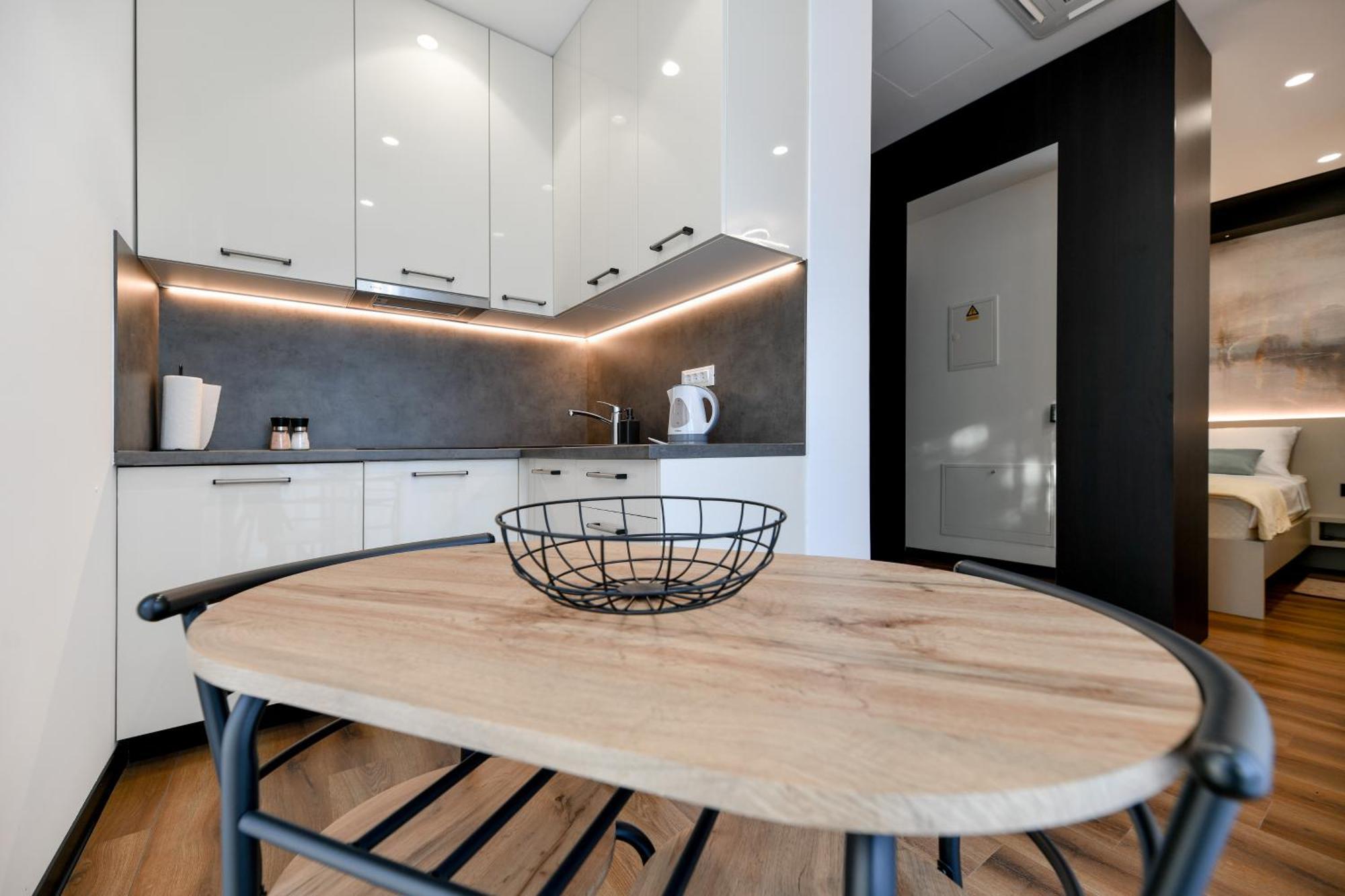 Crowonder Apartments & Rooms Oaza With Heated Swimming Pool And Sauna Turanj Buitenkant foto