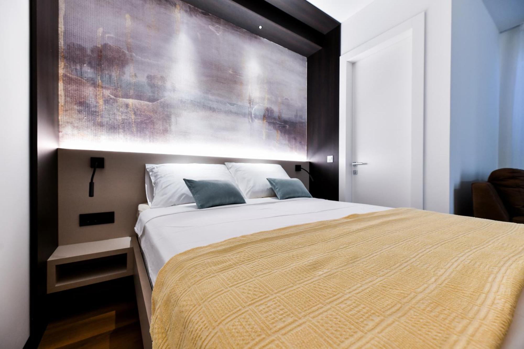 Crowonder Apartments & Rooms Oaza With Heated Swimming Pool And Sauna Turanj Buitenkant foto