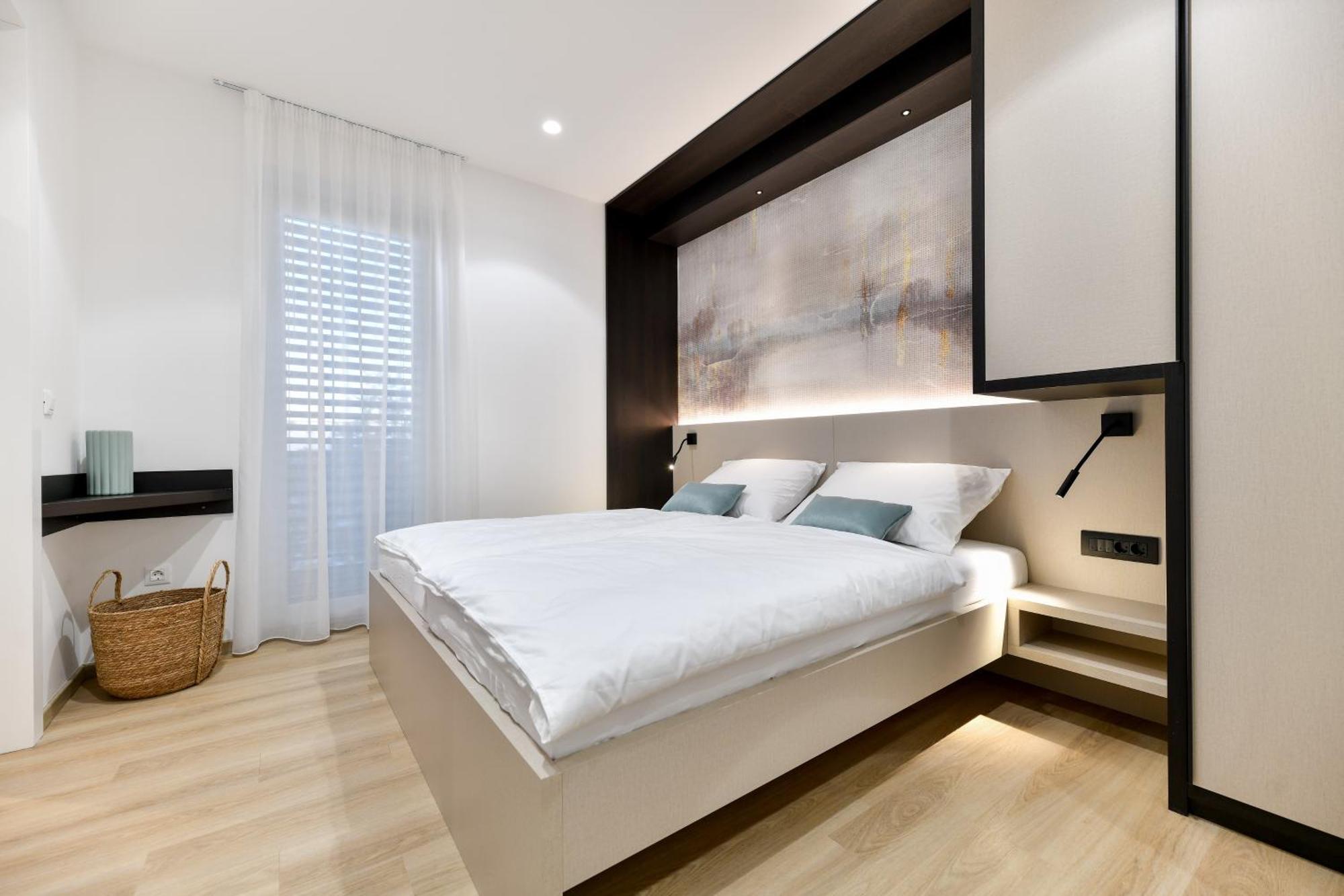 Crowonder Apartments & Rooms Oaza With Heated Swimming Pool And Sauna Turanj Buitenkant foto
