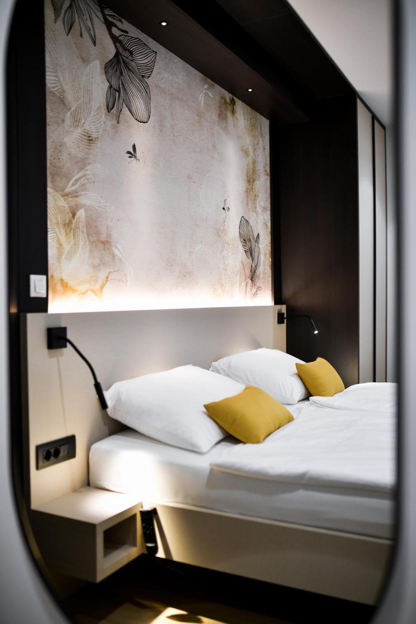 Crowonder Apartments & Rooms Oaza With Heated Swimming Pool And Sauna Turanj Buitenkant foto